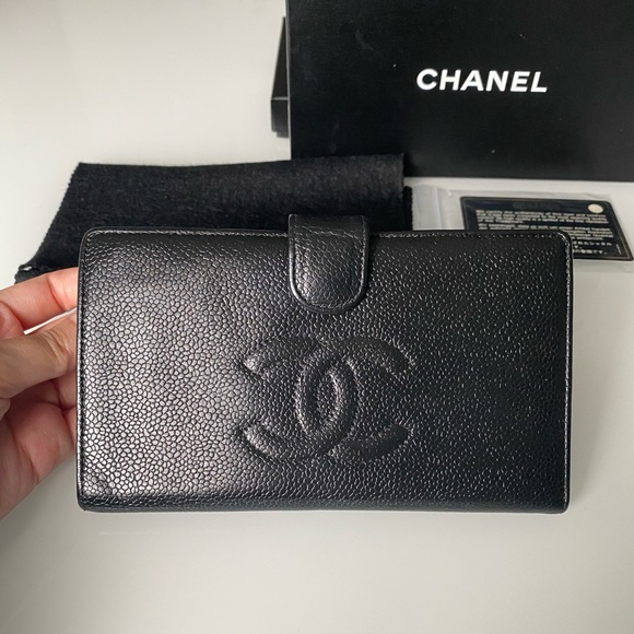 SOLD❌ Chanel Vintage Bi-Fold Wallet in Caviar - Picture 2 of 11
